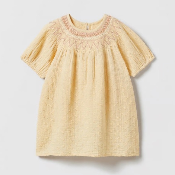 Zara Other - Zara Girls Dress Size 4-5 Yellow Smocked Embroidered Short Sleeves